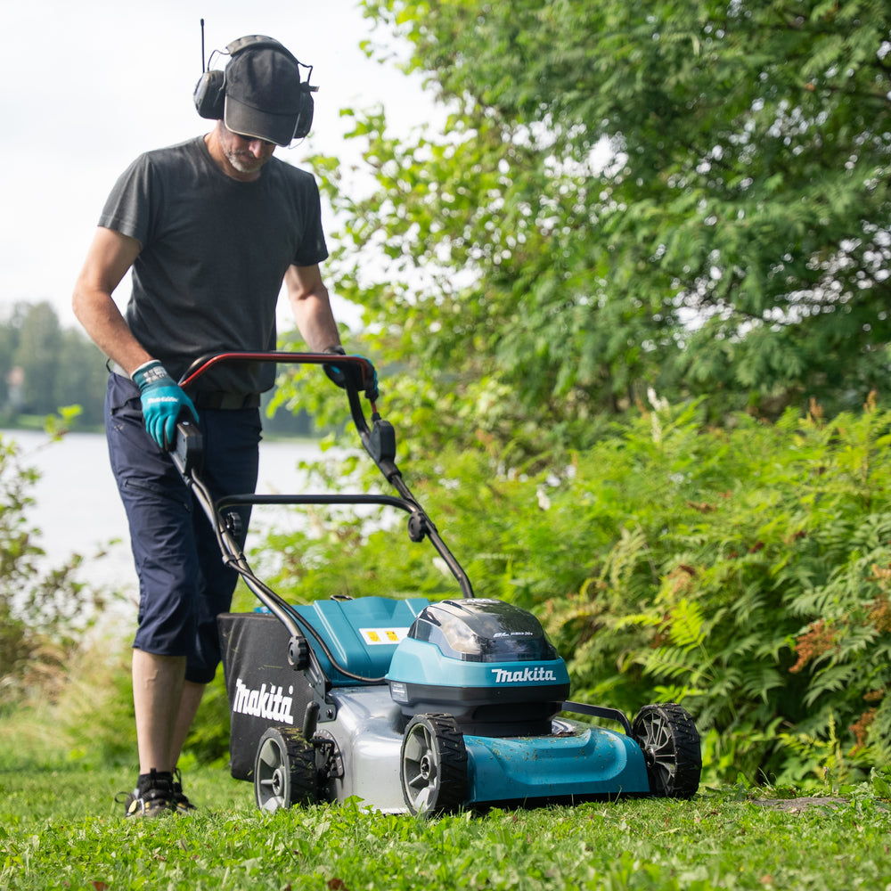 Makita DLM466Z Cordless Brushless Lawn Mower 46 cm (18