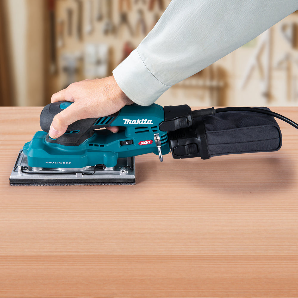 Makita BO007CGZ Cordless Random Orbit Sander with Variable Speed, Dust-Extraction System 40V max XGT 1/3 Sheet Li-Ion (Bare Tool Only)