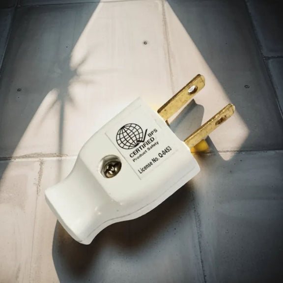 Surer 314 PVC Handle Plug 10A 250V with Solid Brass Blades – GIGATOOLS ...