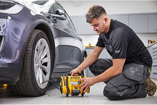 DeWalt DCC018N Brushless Cordless Inflator 20V Max (Bare Tool Only)