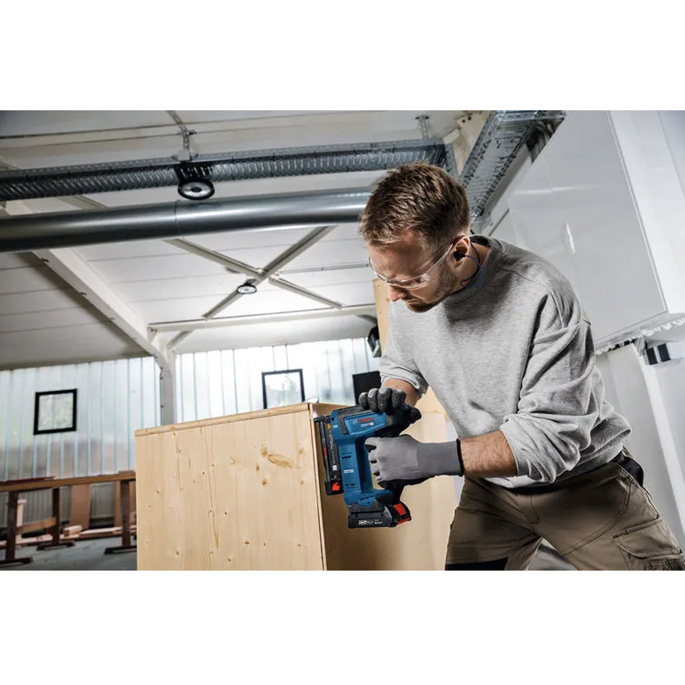 Bosch PRO GNH 18V-35 Brushless Cordless Wood Nailer 18V (Bare Tool Only)