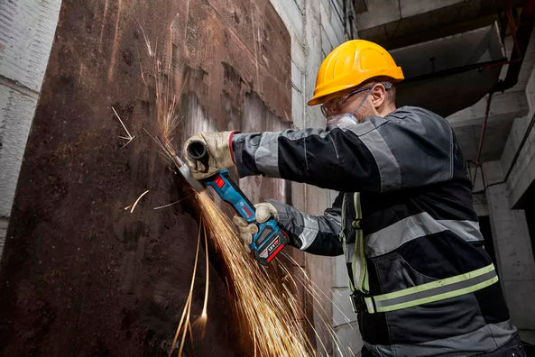 Bosch GWS 18V-11 S Brushless Cordless Angle Grinder Kit Set, up to 1100W power