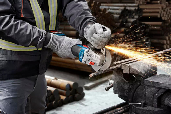 Bosch GWS 18V-8 Brushless Cordless Angle Grinder Kit Set, up to 800W power