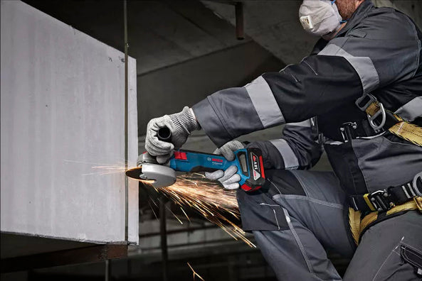 Bosch GWS 18V-8 Brushless Cordless Angle Grinder Kit Set, up to 800W power