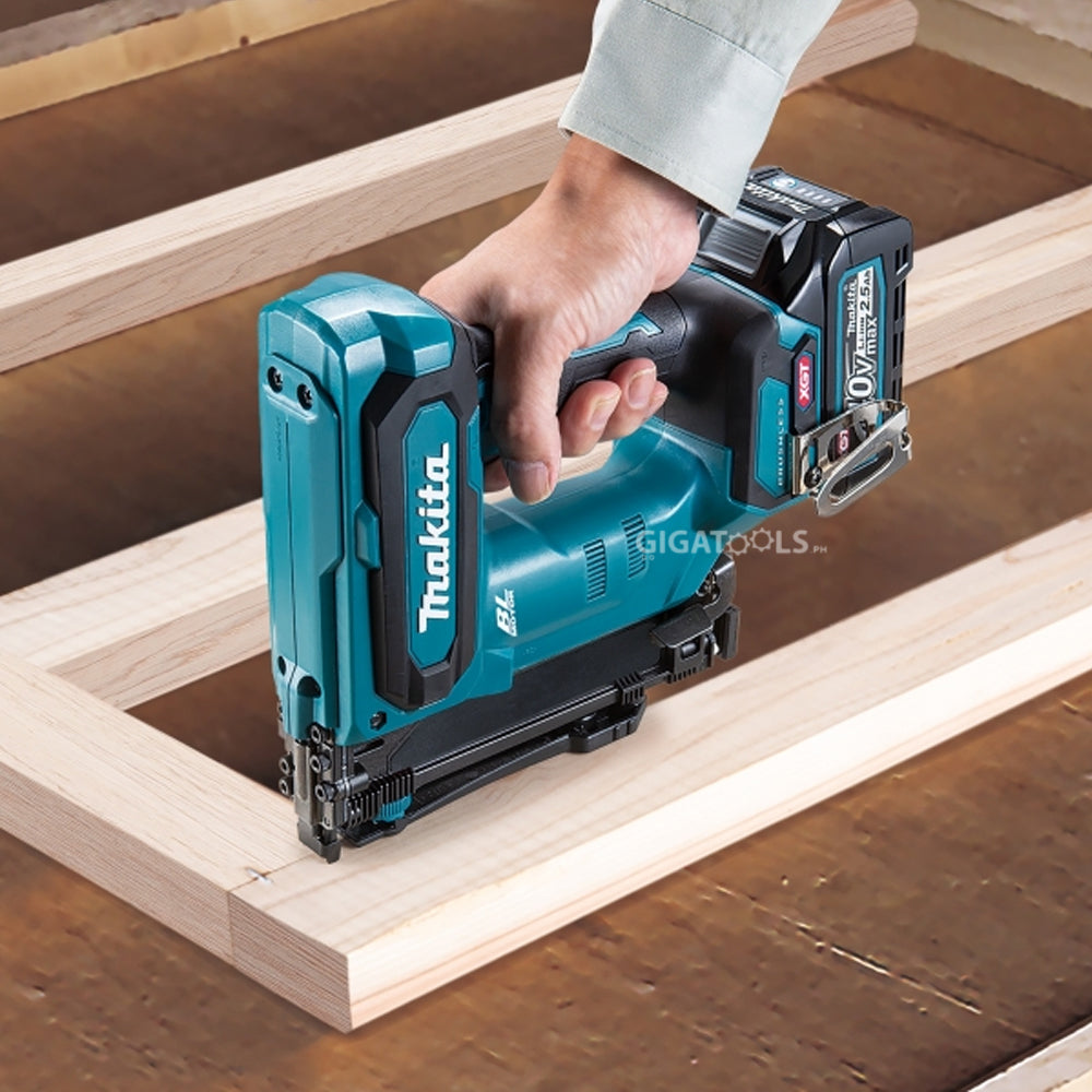 Makita ST002GZ Cordless Brushless 10mm NaIler / Stapler 40Vmax XGT™ L