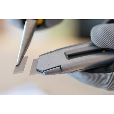 Stanley InterLock® 18mm Metal Snap Off Knife Cutter ( 10-018 )