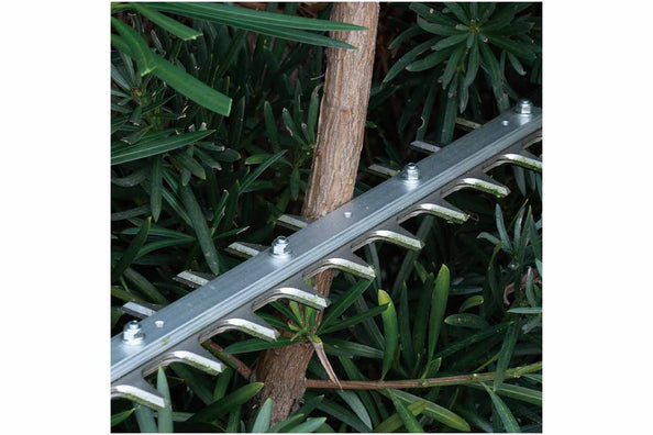 Makita UN001GZ Cordless Pole Hedge Trimmer 60mm (23-5/8”) 40V max (Bare Tool Only)