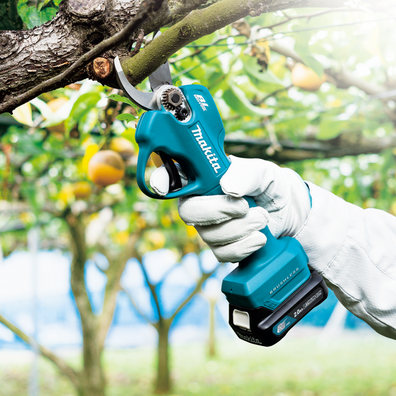 Makita UP100DZ Cordless Pruning Shear 12V max CXT Li-Ion 25mm (1″) (Bare Tool)