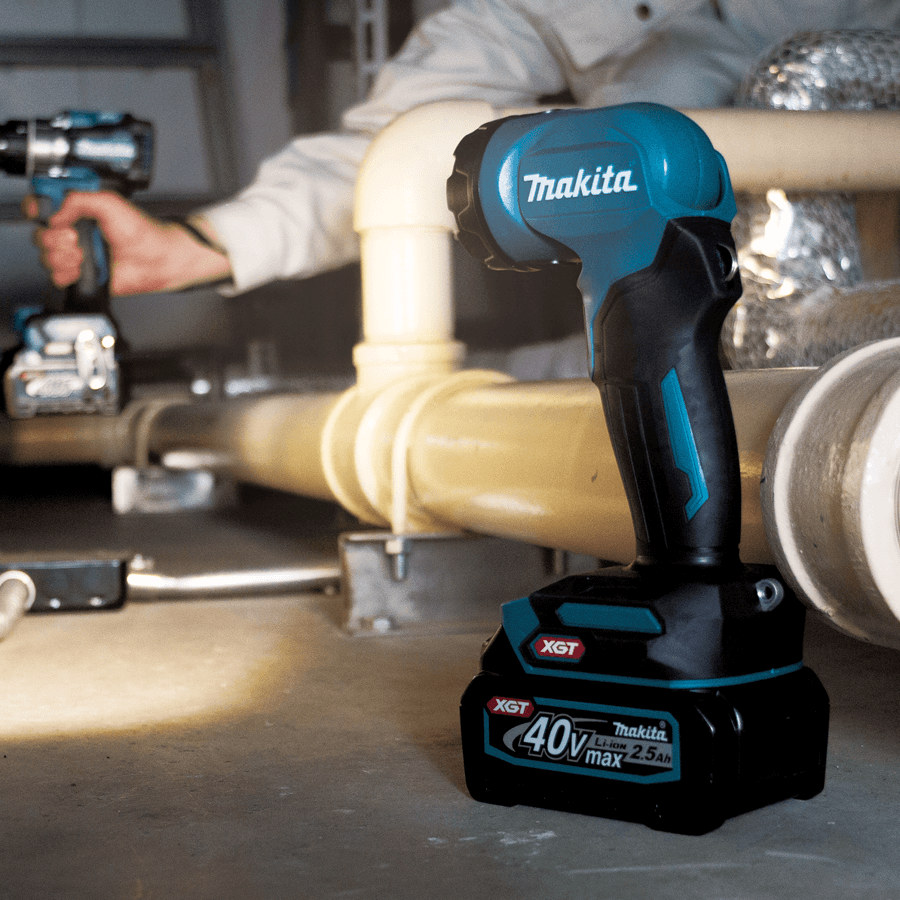 Makita ML001G 160 Lumens Cordless LED Flashlight 40Vmax XGT™ Li-ion (Bare Tool Only)