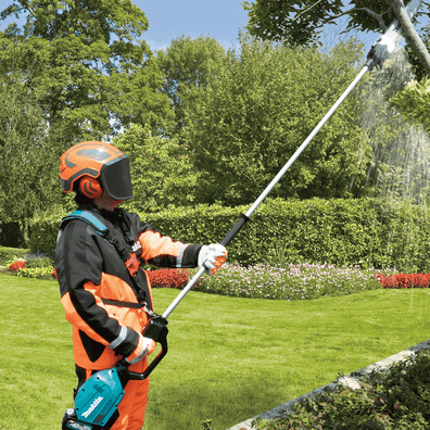 Makita UA003GZ Cordless Brushless Pole Saw 300mm (12″) 40Vmax XGT™ (Bare Tool Only)