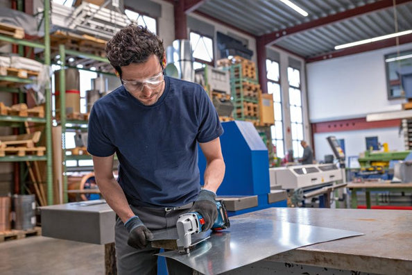 Bosch GSC 18V-16 E Brushless Cordless Metal Shear, up to 700W power (Bare Tool Only)