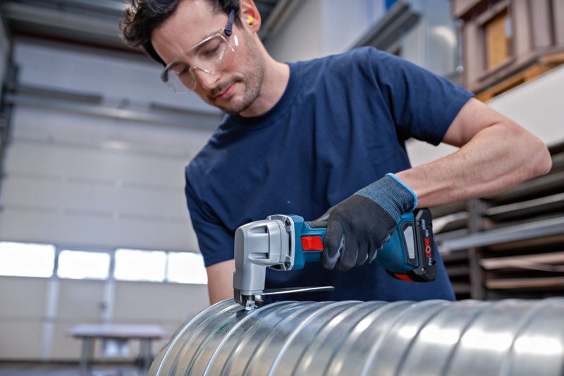 Bosch GSC 18V-16 E Brushless Cordless Metal Shear, up to 700W power (Bare Tool Only)