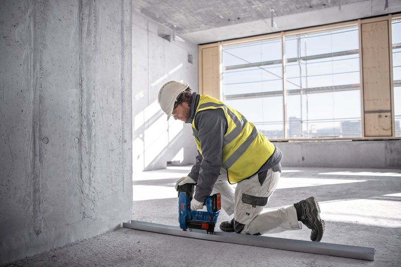 Bosch PRO GNB 18V-38 Brushless Cordless Concrete Nailer 18V (Bare Tool Only)