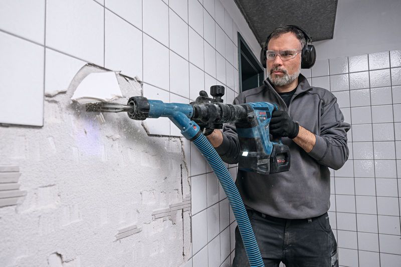Bosch Professional GSH 18V-5 Brushless Cordless SDS MAX Demolition Hammer / Chipping Gun 18V (Bare Tool Only)