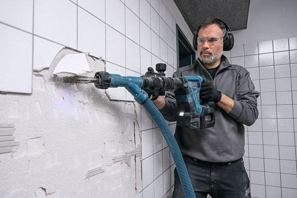 Bosch Professional GSH 18V-5 Brushless Cordless SDS MAX Demolition Hammer / Chipping Gun 18V (Bare Tool Only)