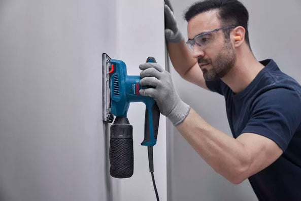 Bosch GSS 20-18 A Professional Finishing Sander (220W)