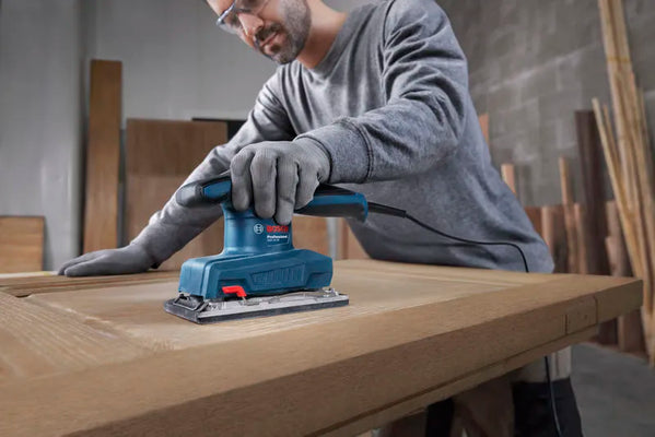 Bosch Professional GSS 20-18 Finishing Sander (200W)