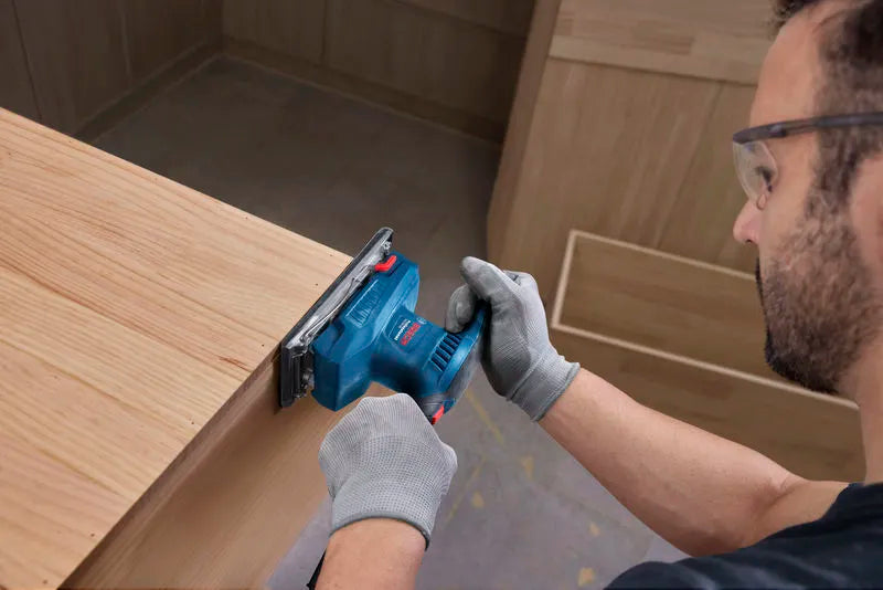 Bosch Professional GSS 20-18 Finishing Sander (200W)