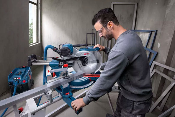 Bosch Professional GCM 340-305 D 12