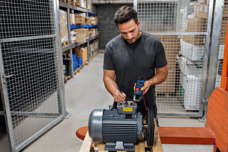 Bosch PRO GMC 600-15 Digital Clamp Meter / Tester