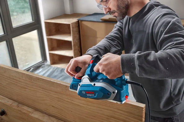 Bosch Professional GHO 16-82 Planer (600W)