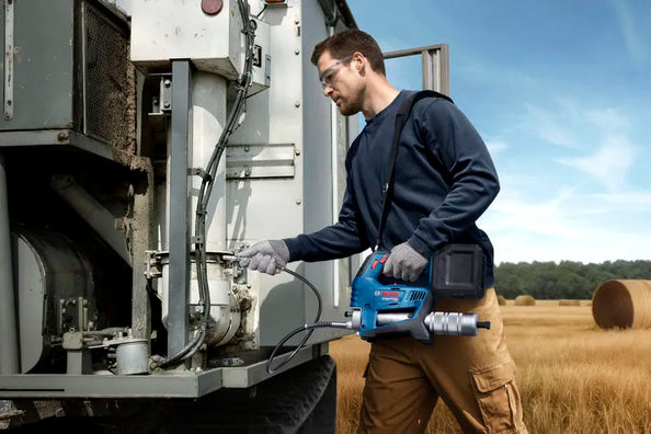 Bosch Professional GFP 18V-10 Cordless Grease Gun 18V (Bare Tool Only)