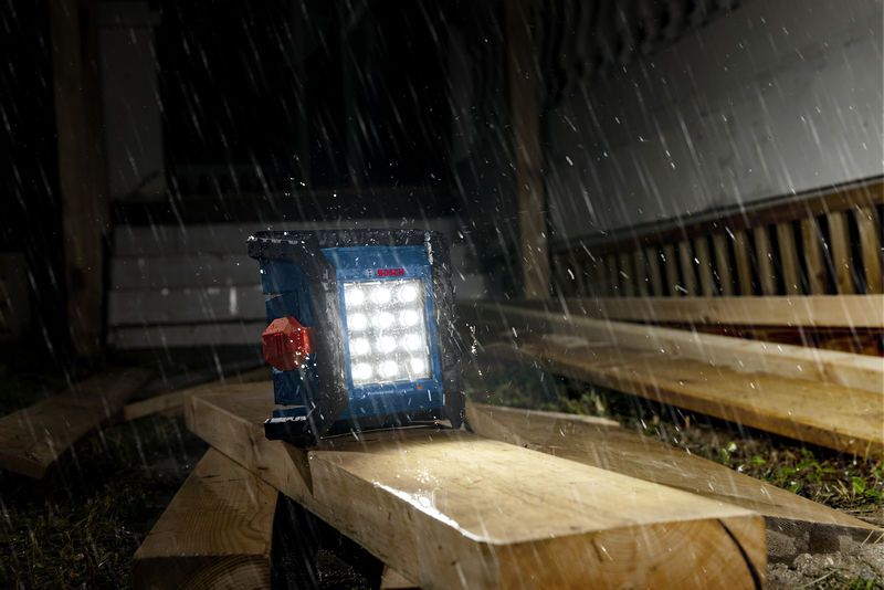 Bosch GLI 18V-1500 Professional Cordless LED Work Light , 1500/800 Lumens, IP64 18V (Bare Tool Only)