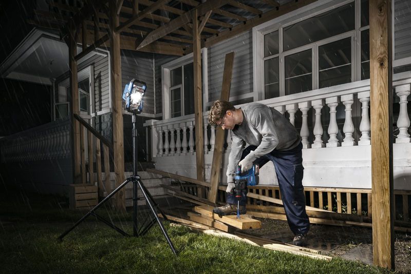 Bosch GLI 18V-3000 Professional Cordless LED Work Light , 3000/2000/1000 Lumens, IP64 18V (Bare Tool Only)