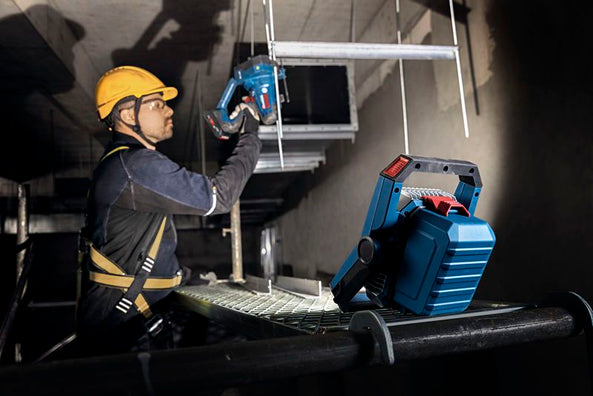 Bosch GLI 18V-3000 Professional Cordless LED Work Light , 3000/2000/1000 Lumens, IP64 18V (Bare Tool Only)