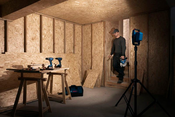 Bosch GLI 18V-3000 Professional Cordless LED Work Light , 3000/2000/1000 Lumens, IP64 18V (Bare Tool Only)