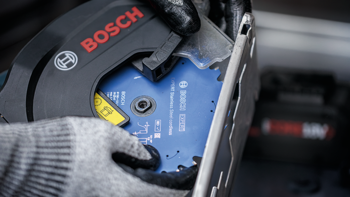 Bosch EXPERT Stainless Steel Cordless Circular Saw Blade ( 2608902132 / 2608644530 )