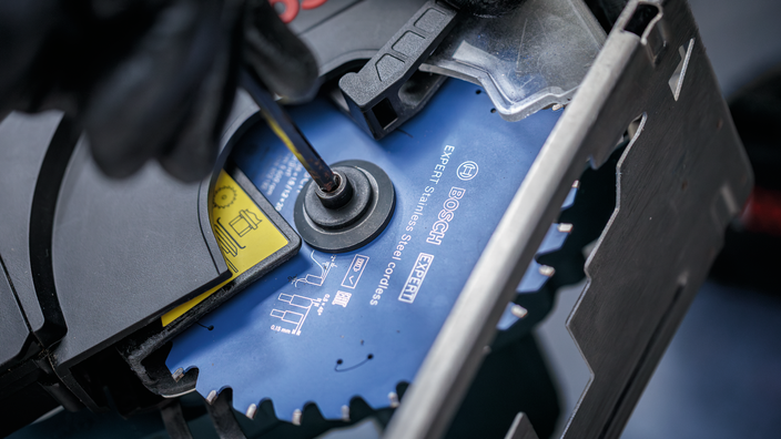 Bosch EXPERT Stainless Steel Cordless Circular Saw Blade ( 2608902132 / 2608644530 )