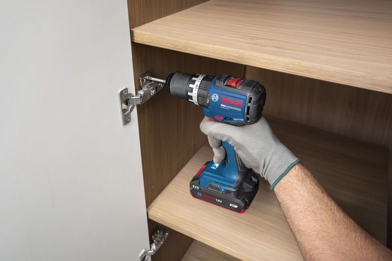 Bosch PRO GSB 18V-52 Cordless Impact Drill/Driver 18V Kit Set