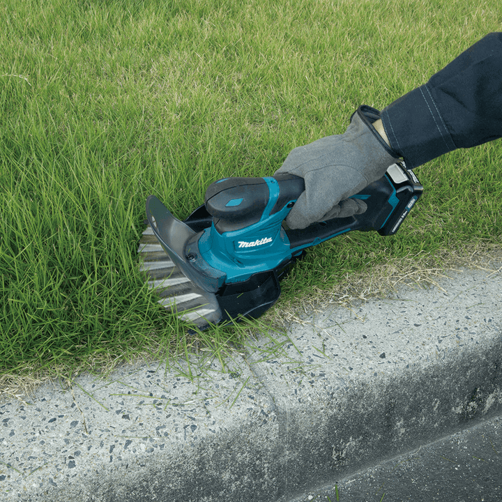 Makita UM600DZ CXT 12V Cordless Grass Shear – 160mm (6-5/16 Makita UM600DZ CXT 12V Cordless Grass Shear – 160mm (6-5/16