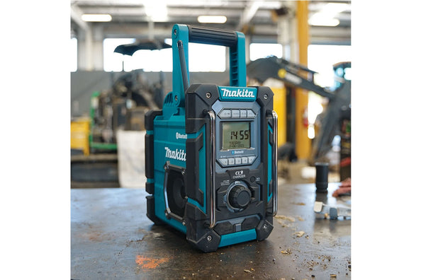 Makita DMR300 Cordless Bluetooth Job Site Charger Radio AM/FM 89mm x2 12Vmax CXT™/18V LXT® Li-Ion/AC (Bare Tool)