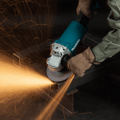 Makita GA7060R Angle Grinder with Large Trigger Switch  180 mm (7″) 2,200W (Anti-Restart function, Soft-Start)