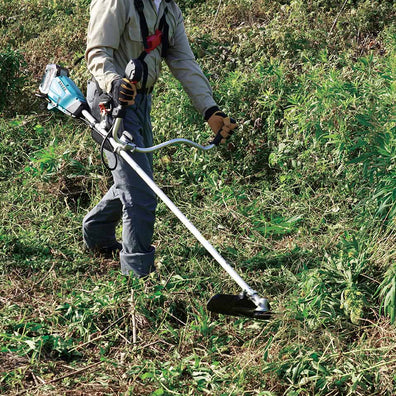 Makita UR016GZ Brushless Cordless 3-Speed Grass Trimmer 40Vmax XGT™ Li-ion (Bare Tool Only)