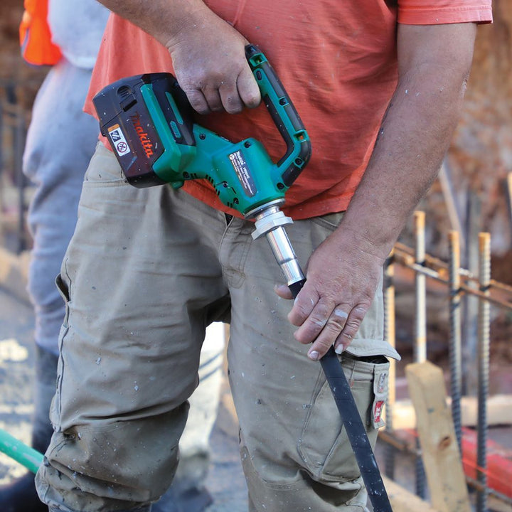 Makita VR004GZ Brushless Cordless Concrete Vibrator 1,200mm (38mm dia. GIGATOOLS Industrial Center Makita VR004GZ Brushless Cordless Concrete Vibrator 1,200mm (38mm dia. GIGATOOLS Industrial Center