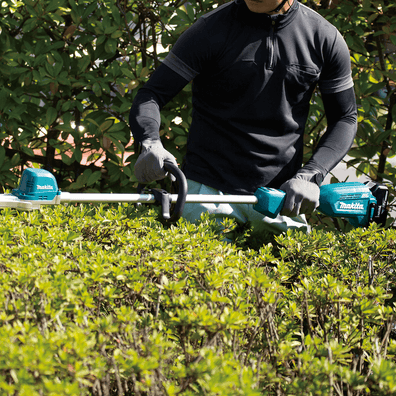 Makita DUN600LZ Cordless Brushless Pole Hedge Trimmer 600mm (23-5/8″) 18V LXT® Li-Ion (Bare Tool Only)