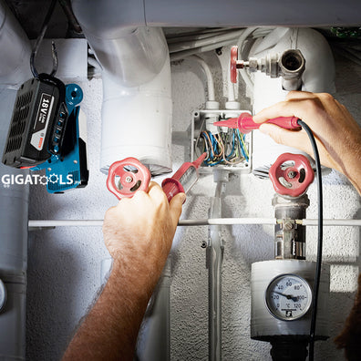 Bosch GLI VariLED Professional Cordless Torch (Bare Tool Only - without battery and charger) - GIGATOOLS.PH