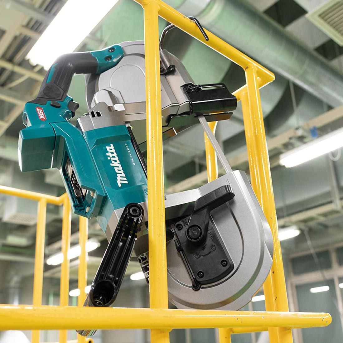 Makita PB002GZ Cordless Brushless Portable Band Saw 40V LXT® Li-Ion 127mm (5″) (Bare Tool Only)