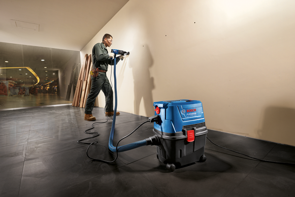 Bosch GAS 15 PS Professional Heavy Duty Vacuum Cleaner Wet/Dry Extractor with Power Socket System (1,100W) - GIGATOOLS.PH